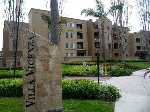 Building Photo - 3520 Lebon Dr