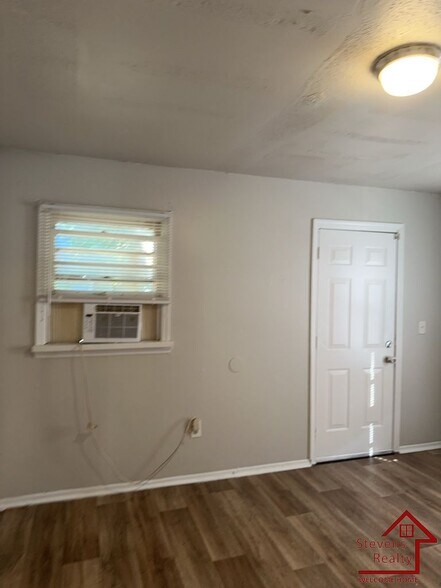 Building Photo - 539 N Hawthorne St