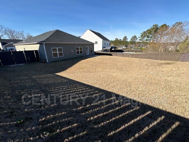 Building Photo - 3061 White Gate Lp