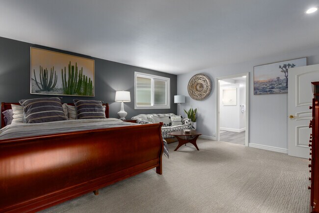 Building Photo - 1408 La Plaza Dr