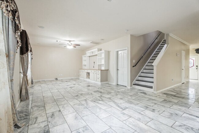 Building Photo - 6605 Fallen Breeze Ln