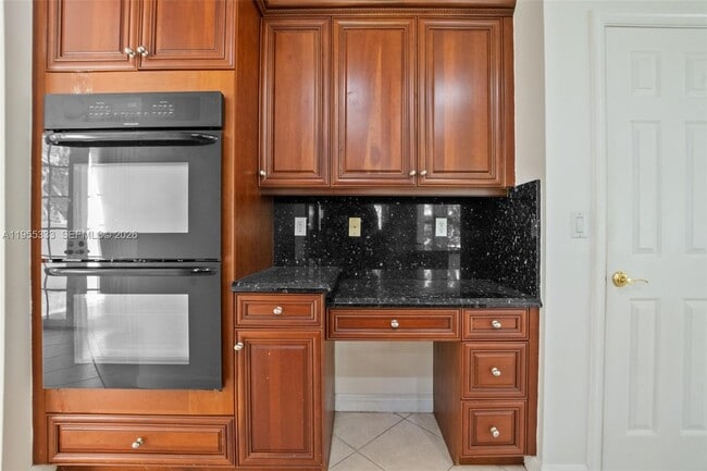 Building Photo - 16301 SW 49th Ct