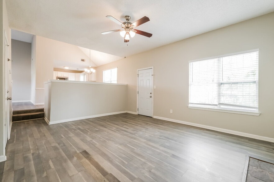 Building Photo - 3444 Sumter Pl