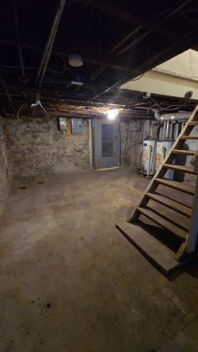 Building Photo - Newly Available 1BR Apartment in South City!