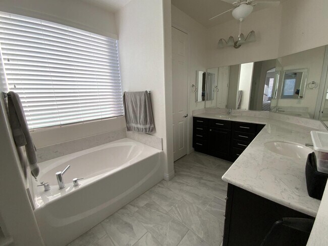 Building Photo - 799 Flowing Meadow Dr