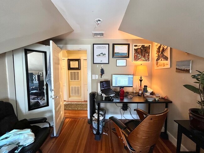 Building Photo - 7 Boulevard 7 Blvd