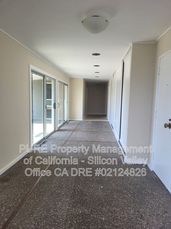 Building Photo - 21224 Saratoga Hills Rd