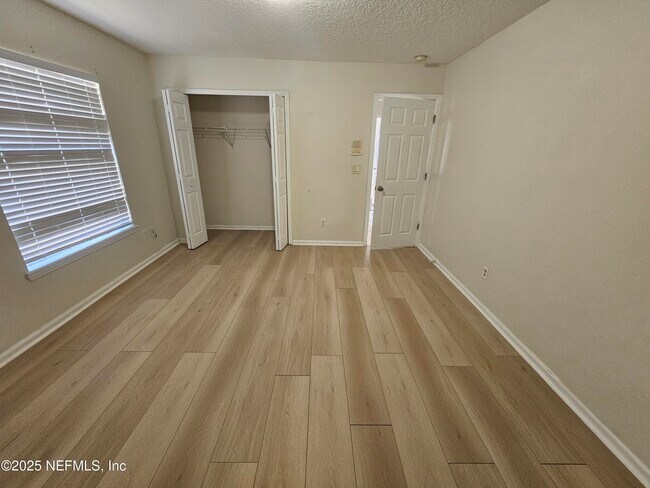 Building Photo - 1708 Dartmoor Ln