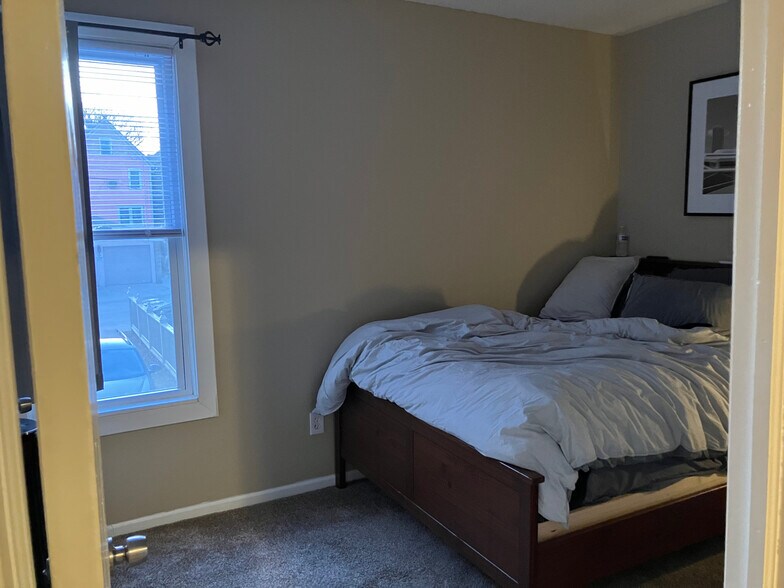 BR - 1726 N Pulaski St