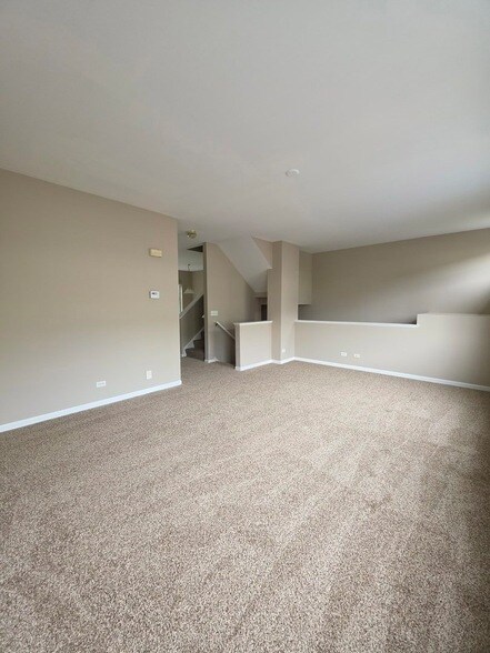 Building Photo - 369 Evergreen Cir