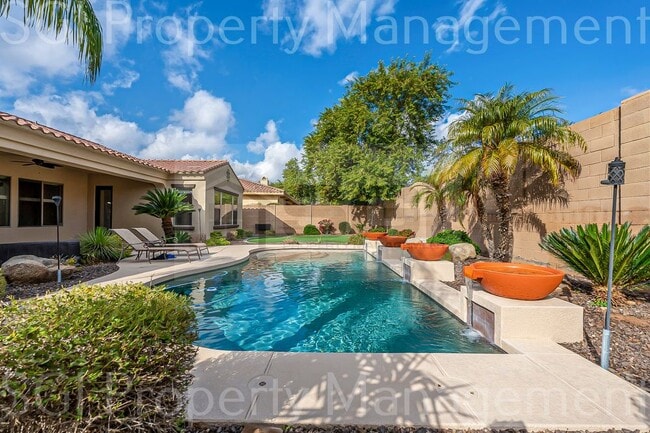 Building Photo - LUXURY 5 BEDROOM VISTANCIA BASEMENT HOME!