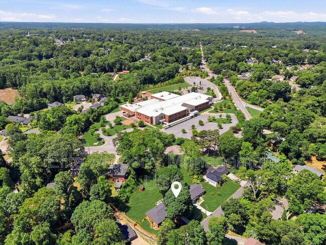 Building Photo - 1338 Northwood Cir NE