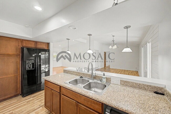 Building Photo - 3333 E Medlock Dr