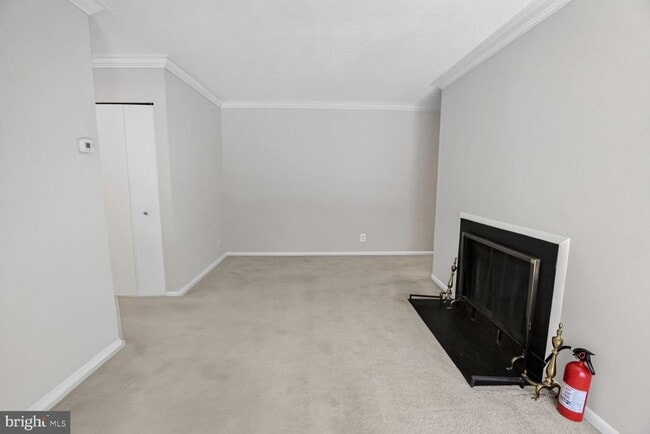Building Photo - 5915 Tamar Dr