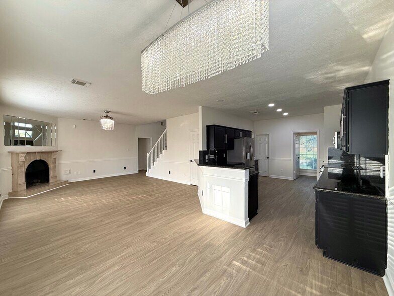 Building Photo - 3122 Gatesbury North Dr