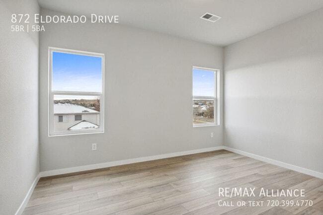 Building Photo - 872 Eldorado Dr