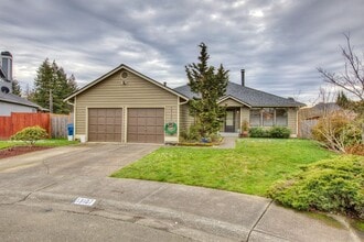 Building Photo - Bright & Spacious Rambler off of Cul-de-Sac