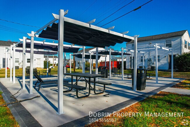 Building Photo - 403 Fritz St