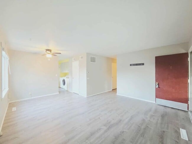 Building Photo - 1261/1263 Montana St.