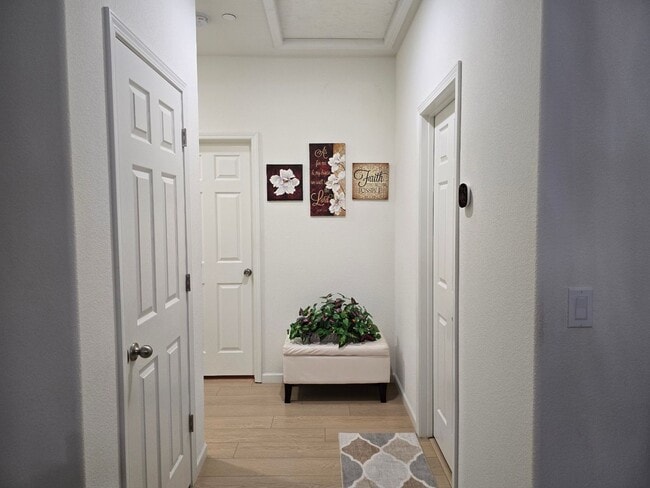 Building Photo - Beautiful Single Story 4 bed, 2 bath with ...