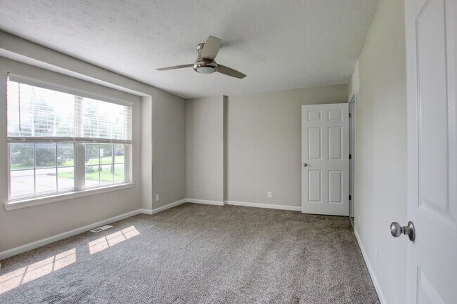 Building Photo - Updated 3bed 2 bath in St B with SEPARATE WORKSHOP around back.