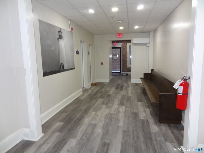 Building Photo - 2806 Fairfield Ave