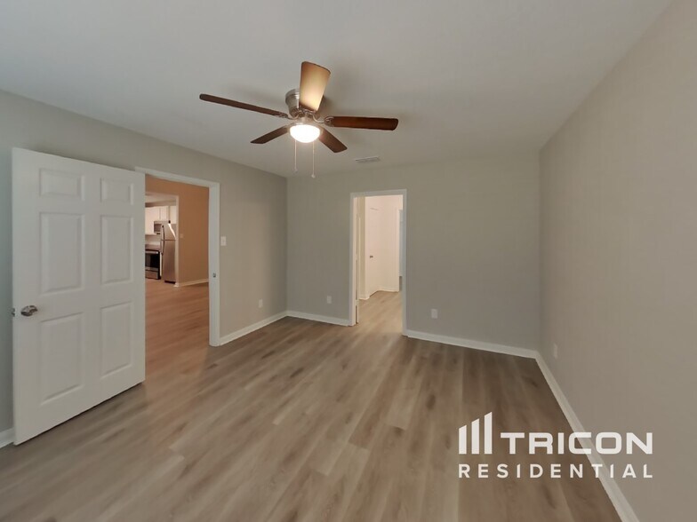 Building Photo - 1419 Coltview Pl