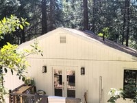 Building Photo - Renovated Cascade shores apartment