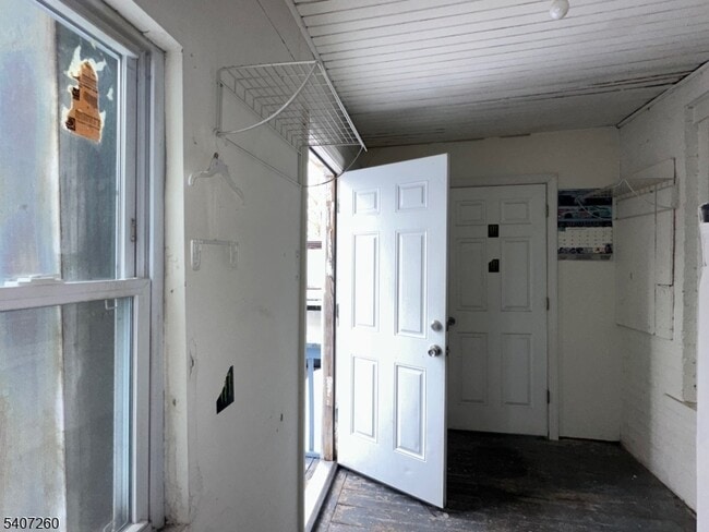 Building Photo - 336 Broad St