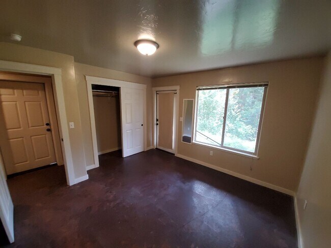 Building Photo - 6326-6328 Lee Ann [PRM: Andrew] (2)