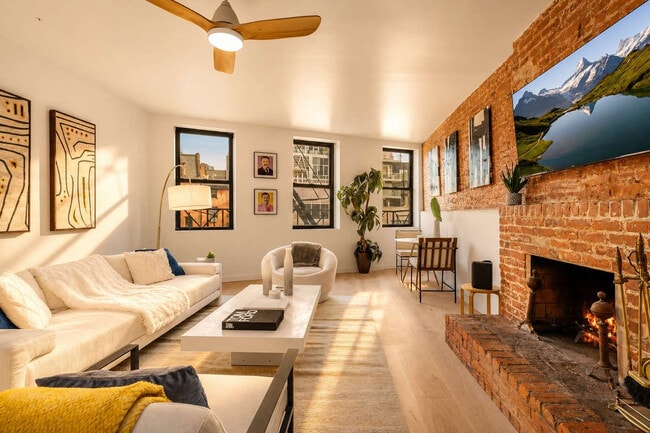 Building Photo - 354 Bowery