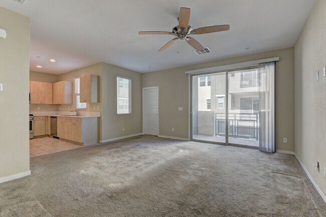 Building Photo - Gorgeous Condo! MUST SEE!!!