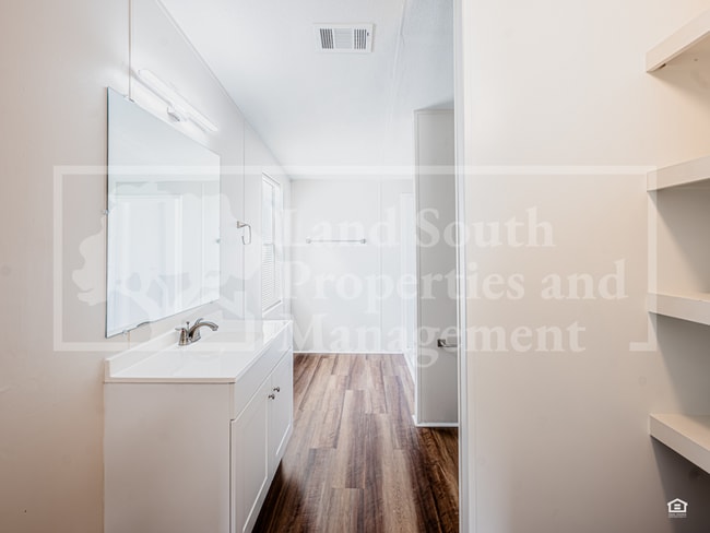 Building Photo - 5115 Rock Dove Loop