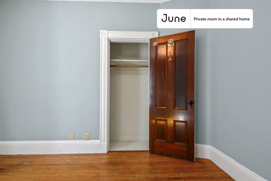 Building Photo - Room in Shared 4 bed/2 bath home in Allston