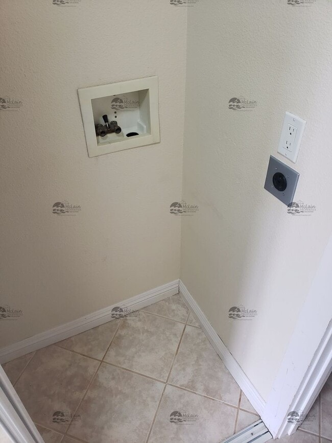 Building Photo - 1 Bed/1Bath in The Grove Gated Carlsbad Co...