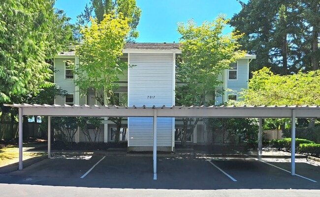 Building Photo - 2 Bedroom Condo In Lynnwood Available Now