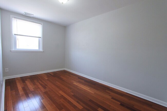 Building Photo - 8613 Gilbert St