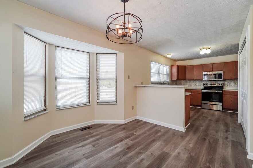 Building Photo - 3276 Summer Glen Dr