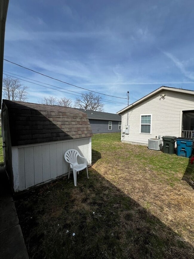 Building Photo - 3-Bedroom/2-Bathroom Single-Family Home – Available August 1st!