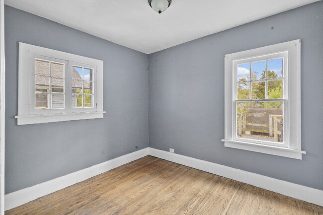 Building Photo - 1719 Mansfield Rd