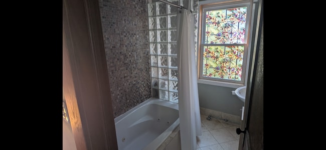 Building Photo - 208 Orchard Pl