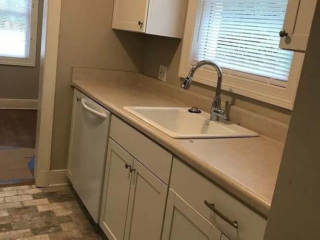 Building Photo - 2628 Union Ave Extended