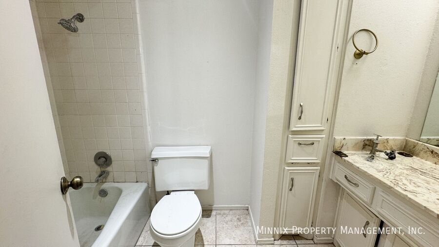 Building Photo - 4427 75th Dr