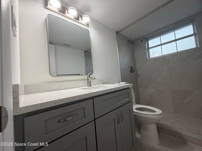 Building Photo - 154 Crescent Beach Dr