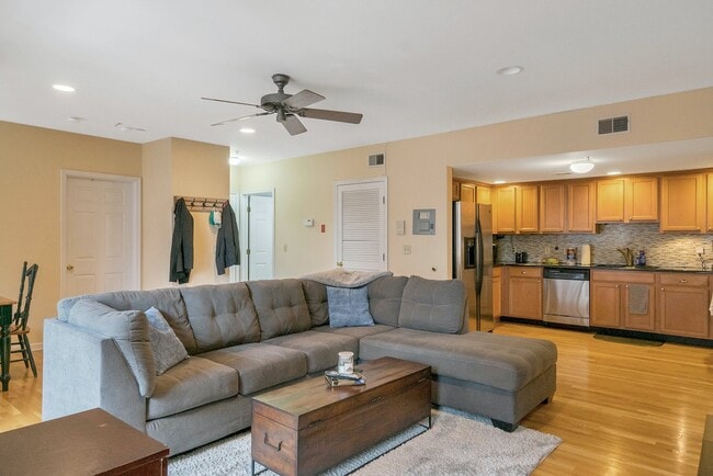 Building Photo - 75 Jefferson St