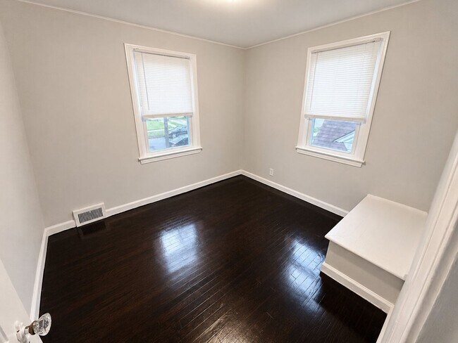 Building Photo - Spacious 3-Bedroom Home Ready for Move-In