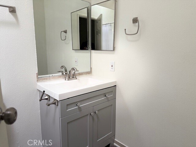 Building Photo - 79700 Ave 42