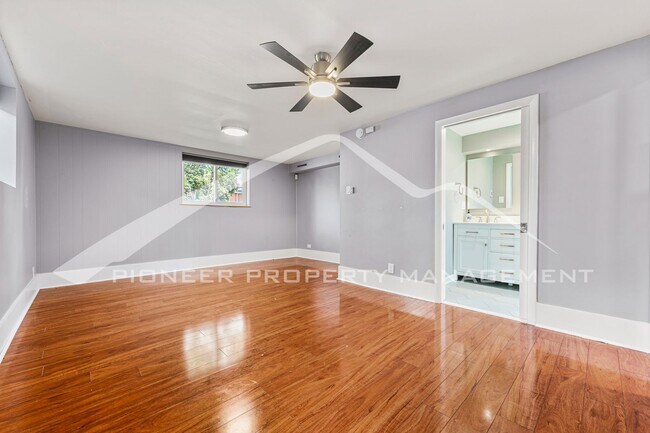 Building Photo - Charming Updated home with Garage and Cent...