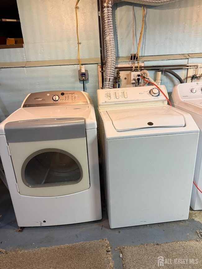 Building Photo - 20 Broadway