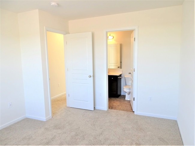 Building Photo - 69 Erin Court